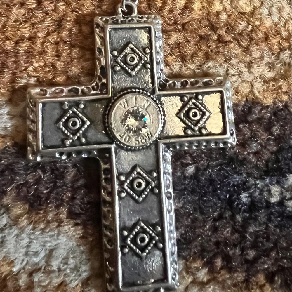WIN 40 S&W Silver Cross Pendant Necklace and Aztec Black Leather Bracelet - Picture 2 of 4
